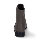 ブーツ70007カーキ